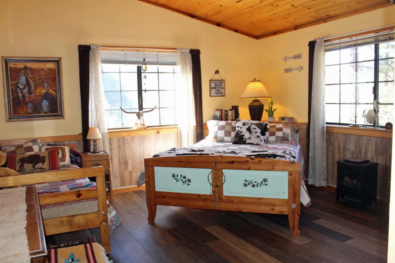 The Old Bear Bnb Pine Mountain Club Bagian luar foto